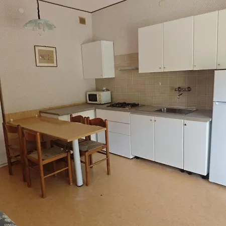 Welcoming Flat In A Peaceful Area Of Lignano 利尼亚诺萨比亚多罗